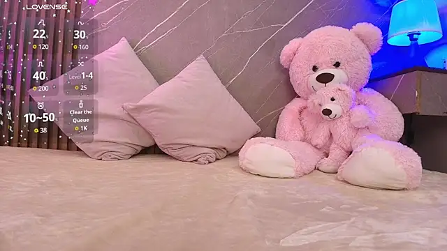 ariana jhonson1 online show from February 3, 12:32 pm