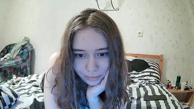 Snapshot of girliemilk chatting on March 11, 2:18 pm girliemilk online show from March 11, 2:18 pm