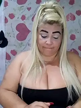 Snapshot of BonniAdams chatting on November 27, 2:13 am BonniAdams online show from November 27, 2:13 am