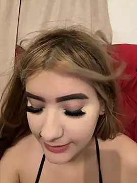 Snapshot of akirahattori chatting on October 21, 2:12 am akirahattori online show from October 21, 2:12 am