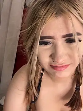 Snapshot of akirahattori chatting on October 25, 2:41 am akirahattori online show from October 25, 2:41 am