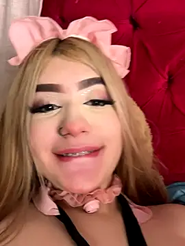 Snapshot of akirahattori chatting on October 29, 1:41 am akirahattori online show from October 29, 1:41 am