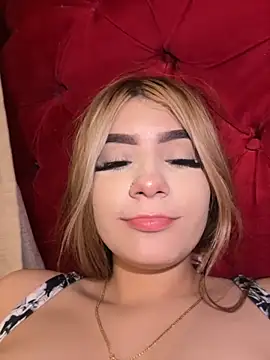 Snapshot of akirahattori chatting on November 15, 10:23 am akirahattori online show from November 15, 10:23 am