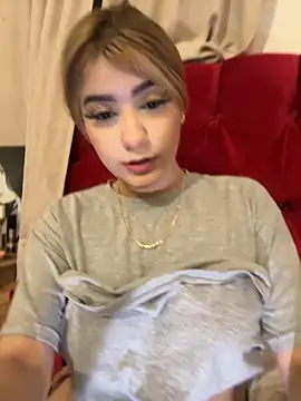 Snapshot of akirahattori chatting on November 18, 4:17 am akirahattori online show from November 18, 4:17 am