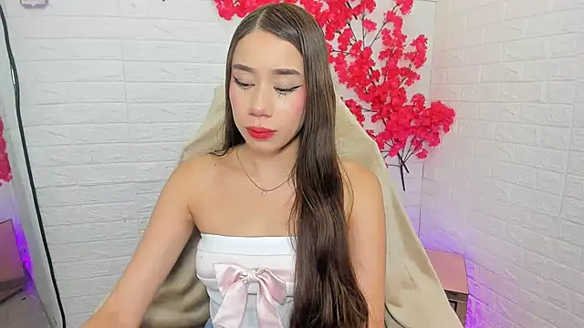 Snapshot of BarbieGirl___ chatting on November 11, 5:40 am BarbieGirl online show from November 11, 5:40 am