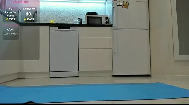 Snapshot of Katya_yoga chatting on February 14, 4:58 am Katya yoga online show from February 14, 4:58 am