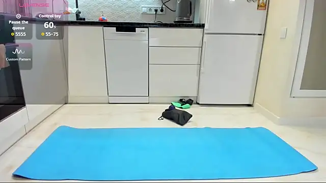 Snapshot of Katya_yoga chatting on October 31, 4:24 am Katya yoga online show from October 31, 4:24 am