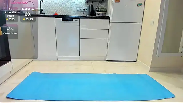 Snapshot of Katya_yoga chatting on November 16, 5:35 am Katya yoga online show from November 16, 5:35 am