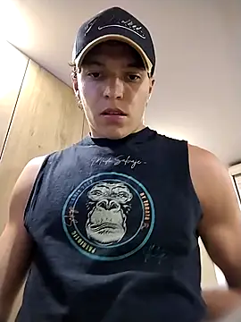 Snapshot of Mastrangelo_xxx chatting on November 5, 4:23 am Mastrangelo xxx online show from November 5, 4:23 am