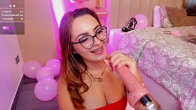 Snapshot of JessyCream chatting on February 16, 1:58 am JessyCream online show from February 16, 1:58 am