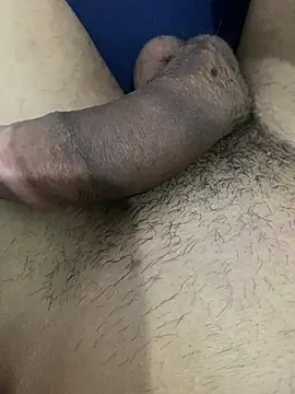 Snapshot of danielpg25 chatting on February 16, 2:43 pm danielpg25 online show from February 16, 2:43 pm