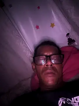 Snapshot of Renato571 chatting on February 16, 4:30 am Renato571 online show from February 16, 4:30 am