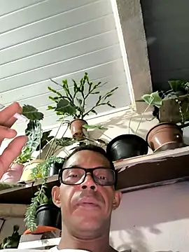 Snapshot of Renato571 chatting on April 26, 1:03 am Renato571 online show from April 26, 1:03 am