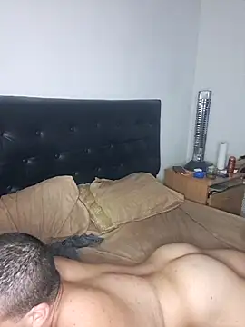 Snapshot of liamlara chatting on October 23, 4:01 am liamlara online show from October 23, 4:01 am