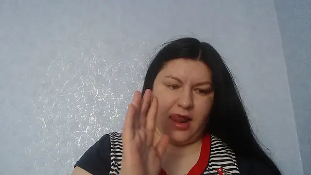 KiraSwee online show from January 13, 7:46 am