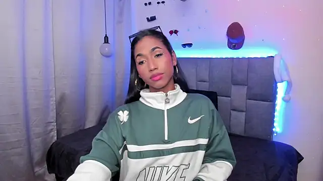 Snapshot of Alissemasiel chatting on January 9, 4:37 am Alissemasiel online show from January 9, 4:37 am