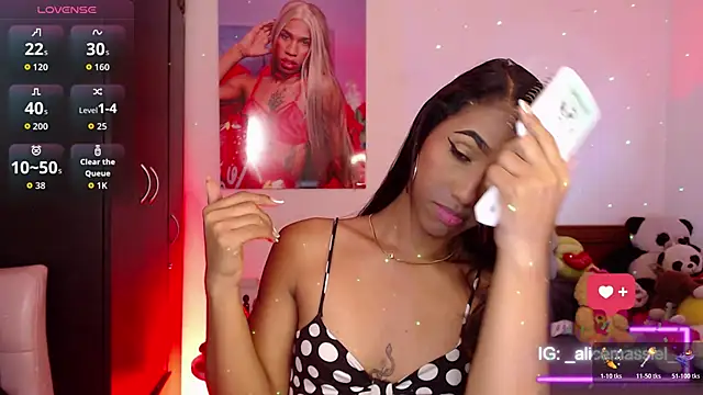 Snapshot of Alissemasiel chatting on January 13, 2:33 pm Alissemasiel online show from January 13, 2:33 pm