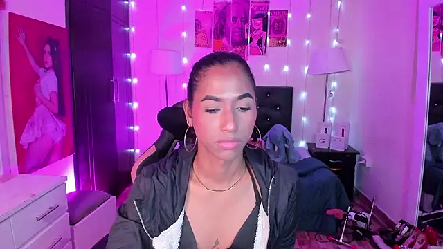 Snapshot of Alissemasiel chatting on January 31, 8:51 pm Alissemasiel online show from January 31, 8:51 pm