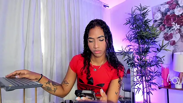 Snapshot of Alissemasiel chatting on June 9, 9:59 pm Alissemasiel online show from June 9, 9:59 pm