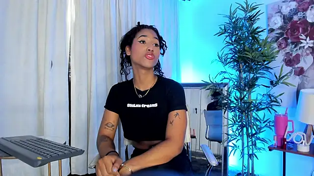 Snapshot of Alissemasiel chatting on June 10, 7:13 pm Alissemasiel online show from June 10, 7:13 pm