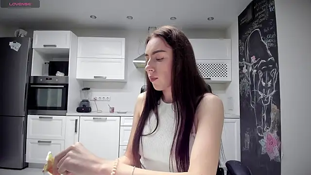 Snapshot of lisenok chatting on May 18, 5:52 pm lisenok online show from May 18, 5:52 pm