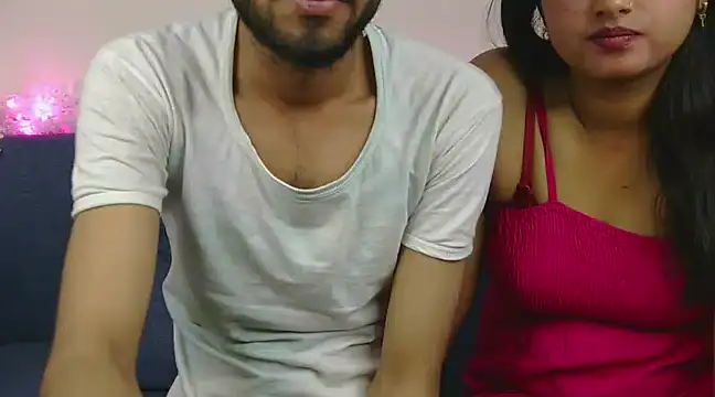 Snapshot of Queen_Couple chatting on March 22, 10:28 am Queen Couple online show from March 22, 10:28 am