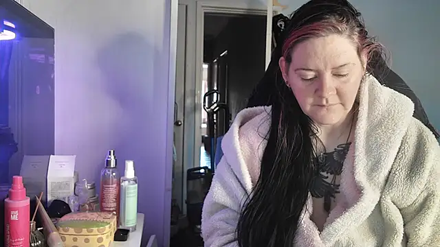 Snapshot of AureliaXOX chatting on November 17, 9:04 am AureliaXOX online show from November 17, 9:04 am