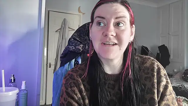 Snapshot of AureliaXOX chatting on November 25, 10:04 am AureliaXOX online show from November 25, 10:04 am