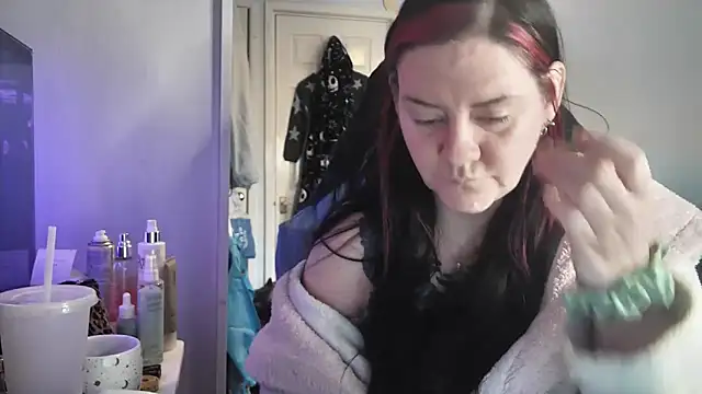 Snapshot of AureliaXOX chatting on December 14, 11:48 am AureliaXOX online show from December 14, 11:48 am