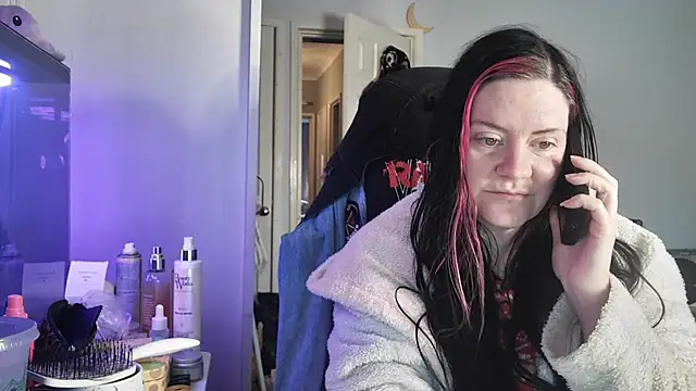 Snapshot of AureliaXOX chatting on December 21, 11:06 am AureliaXOX online show from December 21, 11:06 am