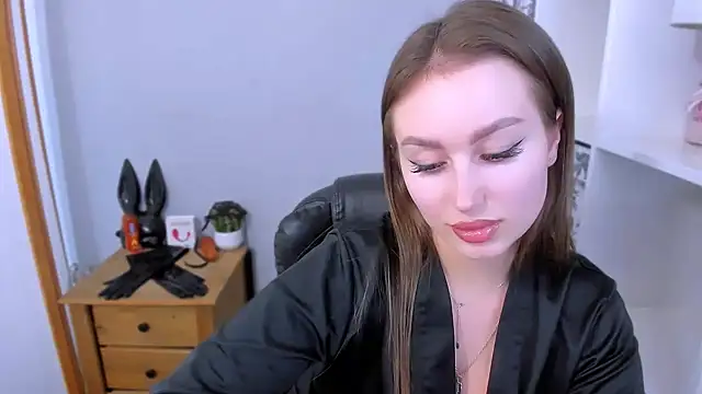 DonnaCam online show from February 9, 9:30 pm