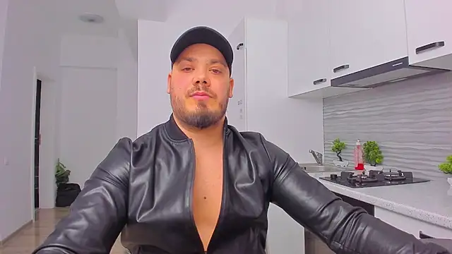 Snapshot of ZackMasterss chatting on February 14, 11:09 pm ZackMasterss online show from February 14, 11:09 pm