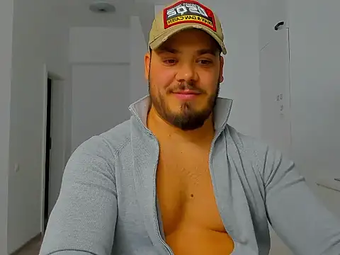 Snapshot of ZackMasterss chatting on October 3, 9:56 pm ZackMasterss online show from October 3, 9:56 pm