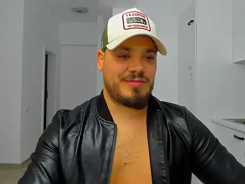 Snapshot of ZackMasterss chatting on November 6, 12:11 am ZackMasterss online show from November 6, 12:11 am