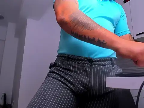 ZackMasterss online show from May 16, 12:07 am