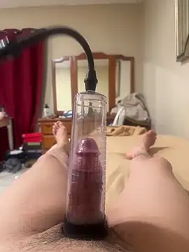 Snapshot of aleds17668 chatting on March 7, 5:29 am aleds17668 online show from March 7, 5:29 am