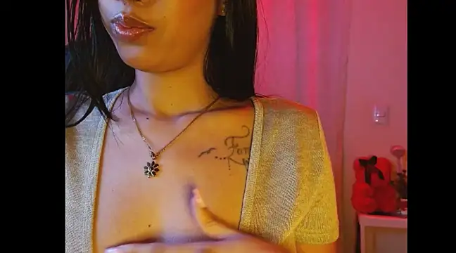 Snapshot of SallyWhitee chatting on March 21, 6:27 am SallyWhitee online show from March 21, 6:27 am