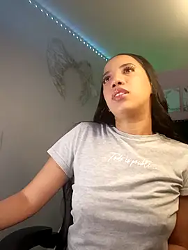 SallyWhitee online show from March 7, 5:59 am