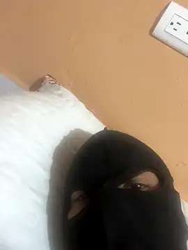 Snapshot of tunenarica22 chatting on December 15, 3:00 am tunenarica22 online show from December 15, 3:00 am