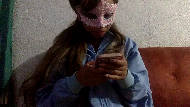 sharonlopez9611 online show from February 17, 5:25 am