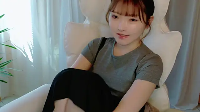 Snapshot of mimitan4545 chatting on February 20, 4:07 am mimitan4545 online show from February 20, 4:07 am