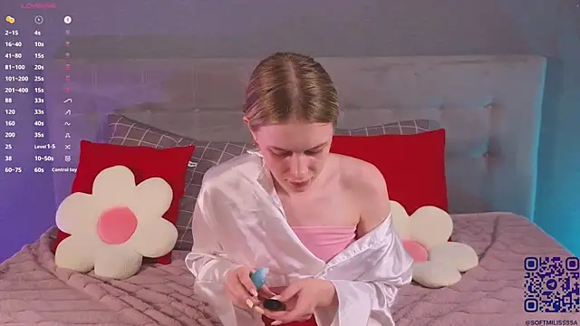 Snapshot of soft_babe chatting on June 16, 9:06 pm soft babe online show from June 16, 9:06 pm