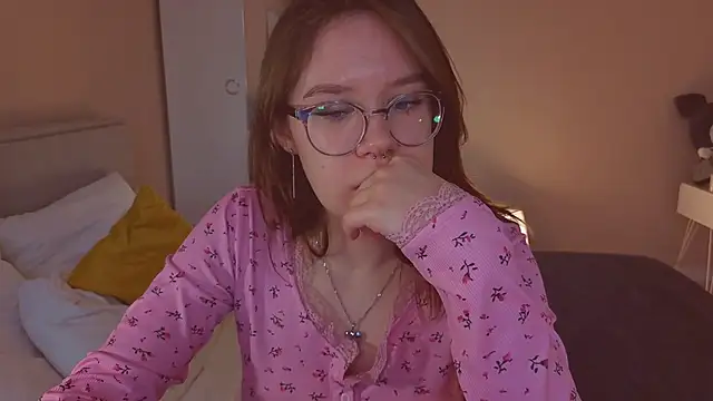 Mia Luw online show from February 5, 10:42 am