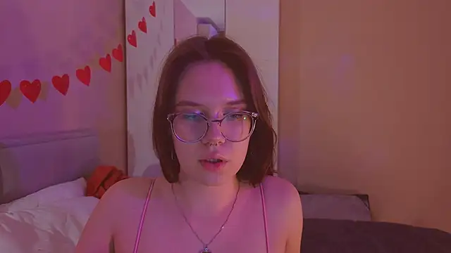 Mia Luw online show from February 14, 4:48 pm