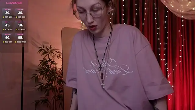 Snapshot of lissaros chatting on December 15, 5:12 am lissaros online show from December 15, 5:12 am