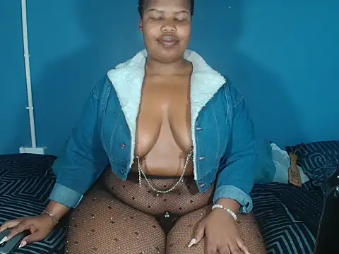 Snapshot of Cuddle_Bear chatting on September 9, 3:55 pm Cuddle Bear online show from September 9, 3:55 pm