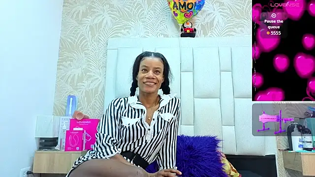 dafnnelewis online show from March 27, 11:10 am