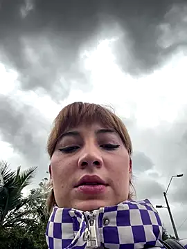 Maggie Geller online show from November 28, 5:37 pm