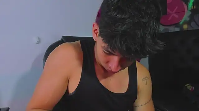 ISAAC CRYSTON online show from October 1, 7:53 pm