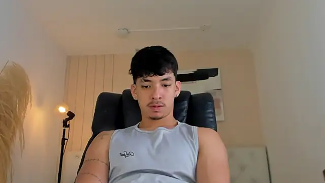 ISAAC CRYSTON online show from November 6, 7:59 pm